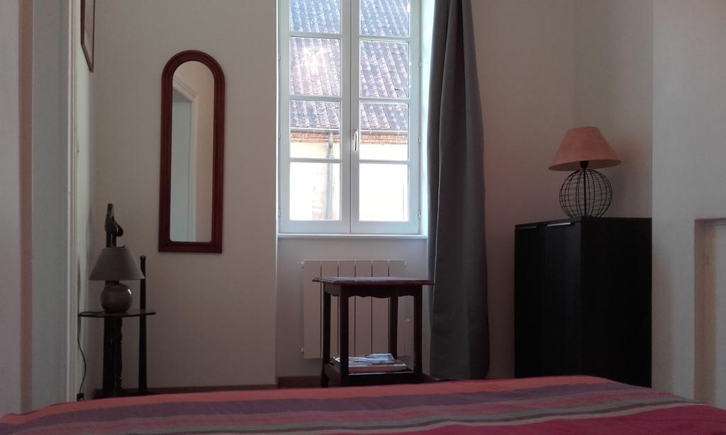 L'Appartement D'Aymar Μουλέν Δωμάτιο φωτογραφία